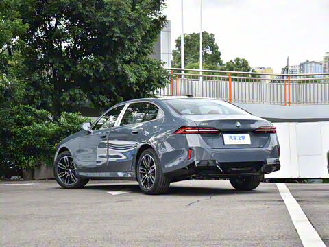 2026�� 530Li ������ M�˶���װ