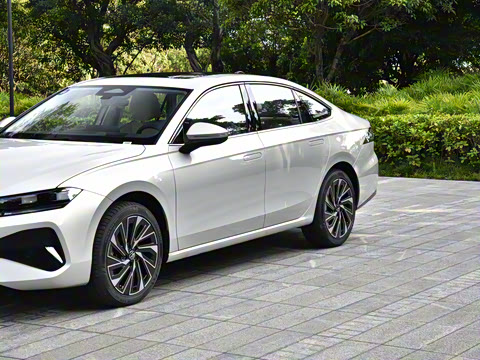 2026�� L 300TSI DSG ������