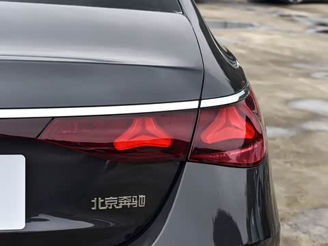 2026�� E 300 L ������