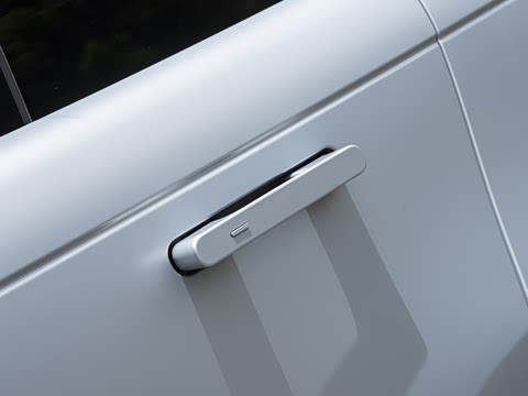2026�� 4.4 V8 SV����� ����