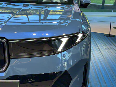 2026�� 50 xDrive