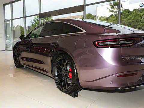 2025�� 703km Ultra�˶���