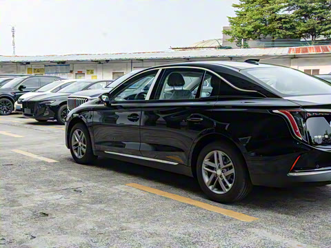 2025�� 610km PLUS