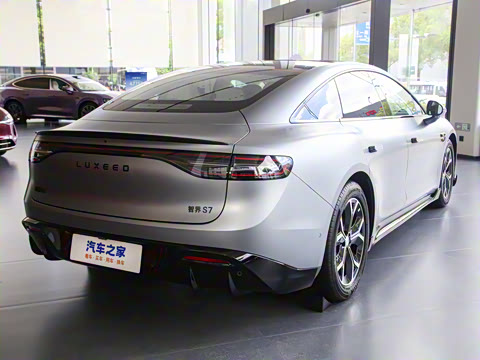 2025�� 705km Max