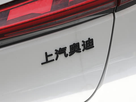 2026�� TFSI quattro 200kW �콢������