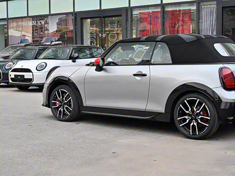 2025�� JOHN COOPER WORKS CABRIO