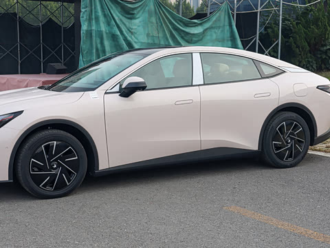 2025�� �Ŀ� 560PRO 185kW