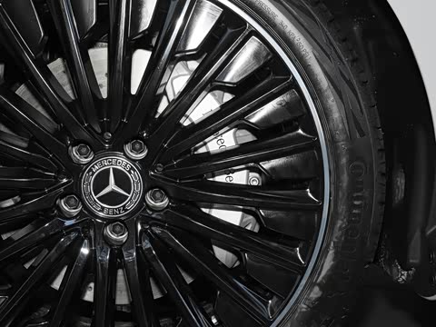 2026�� �Ŀ� CLE 300 4MATIC ������ܳ�