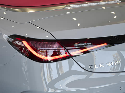 2026�� �Ŀ� CLE 300 4MATIC ������ܳ�