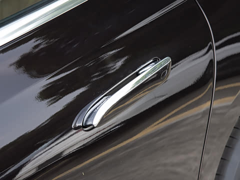 2025�� �Ŀ� E 260 L