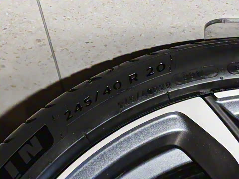 2025�� 100kWh Touring