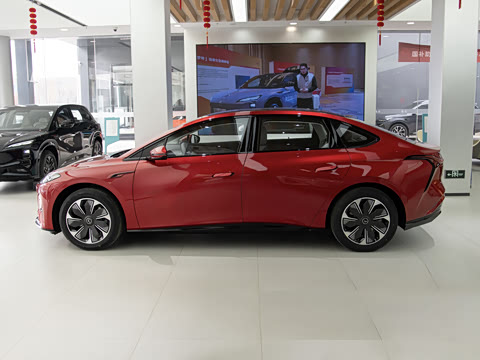 2025�� 750��