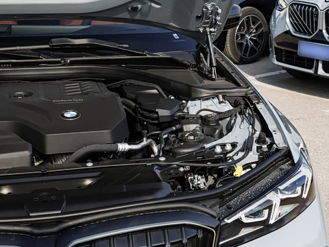 2026�� 330i M�˶���ҹ��װ