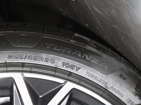 2026�� 735Li ������װ