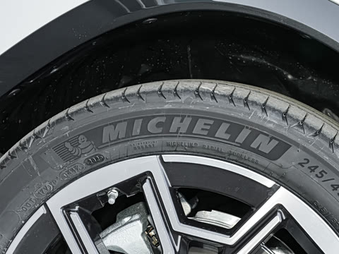 2025�� sDrive25Li X�����װ