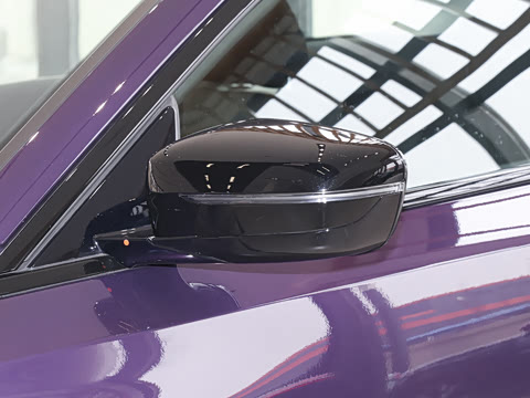 2026�� 225i M�˶���ҹ��װ