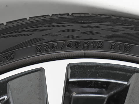 2025�� 2.4T CVT Wagon tS EyeSight