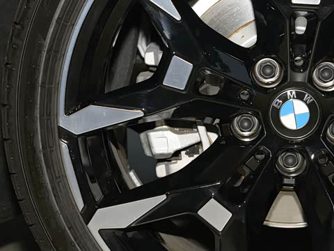 2026�� 225i M�˶���ҹ��װ