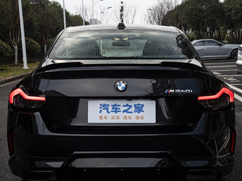 2026�� M240i xDrive