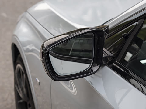 2026�� M240i xDrive