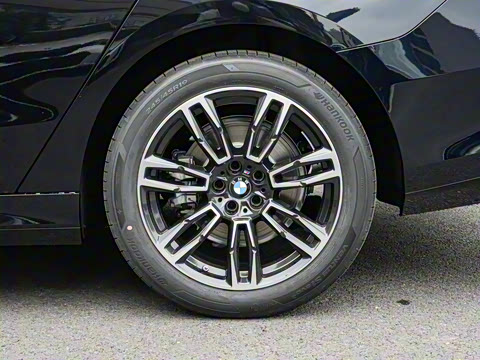 2026�� 530Li ������ M�˶���װ