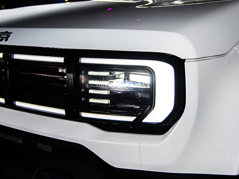 2025�� Ԫ�����а�