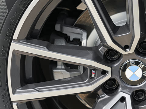 2026�� 325i M�˶���װ