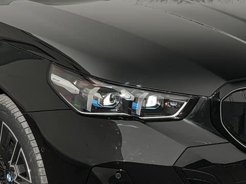 2026�� �Ŀ� 530Li ������ M�˶���װ