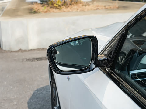 2026�� 330i M�˶���ҹ��װ