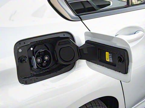 2026�� eDrive 40 L ��ҹ�˶���װ