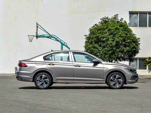 2025�� �Ŀ� 300TSI DSG���а�