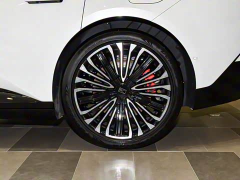 2025�� �Ŀ� Max���̰�