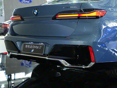 2023�� xDrive60L M�˶���װ