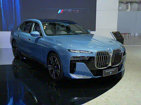 2023�� xDrive60L M�˶���װ
