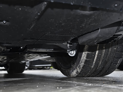 2025 Ŀ AMG CLE 53 4MATIC+ ܳ