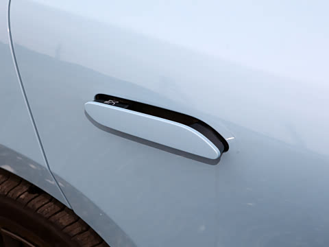 2025�� EV 701KM�����״�������