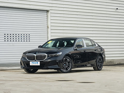2026�� �Ŀ� 525Li M�˶���װ