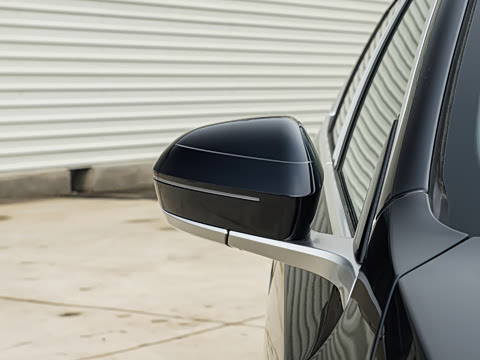 2026�� �Ŀ� 525Li M�˶���װ