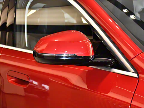 2025�� sDrive25i M�˶���װ