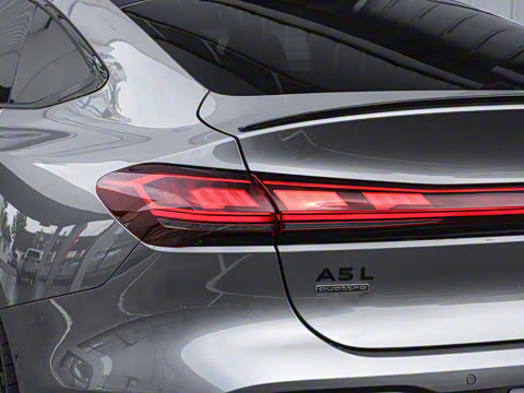 2026�� TFSI quattro 150kW �׷�������