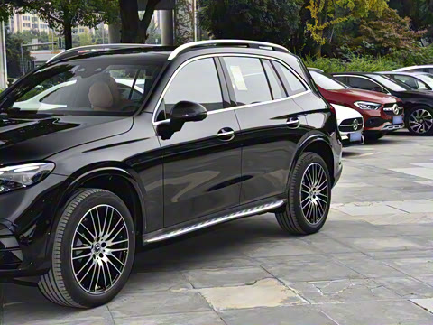 2026�� GLC 300 L 4MATIC ������