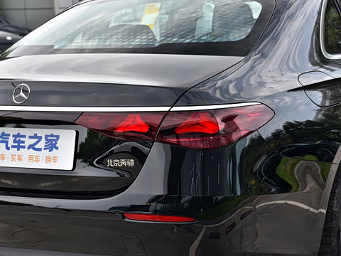 2026�� �Ŀ� E 300 L ������