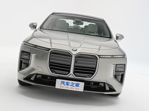 2027�� 740L �����