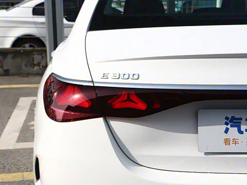 2026�� E 300 ʱ�����˶���