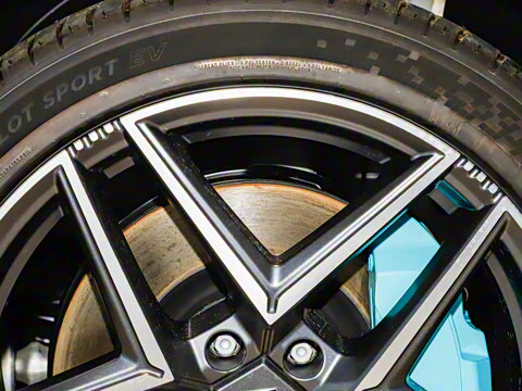 2025�� 710 Max��