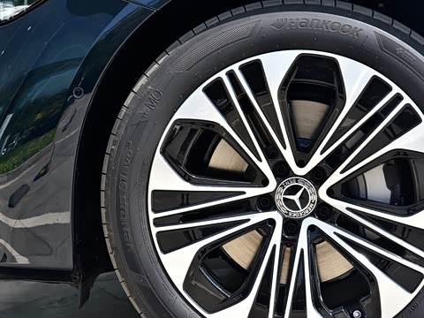 2026�� �Ŀ� E 300 L ������