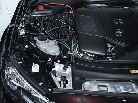2026�� �Ŀ� E 300 L ������
