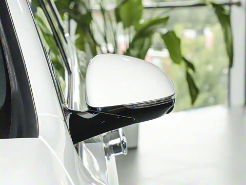 2024�� E 350 e L ���ʽ��϶����γ�