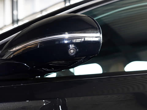 2026�� E 300 �������˶���