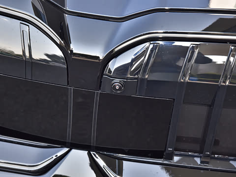 2026�� �Ŀ� eDrive 40L M�˶���װ